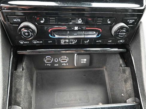 Used 2022 Jeep Grand Cherokee Altitude AWD/4WD image 15