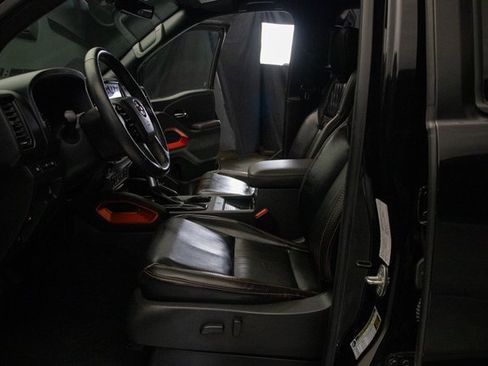 Used 2023 Nissan Frontier PRO-4X image 24