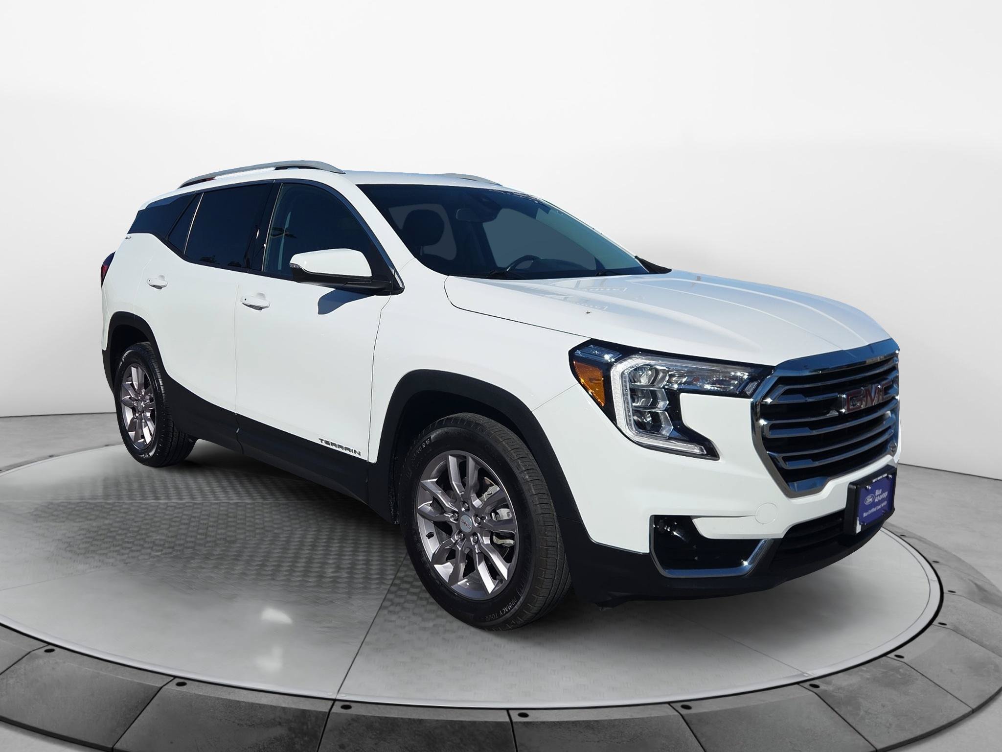 Used 2024 GMC Terrain SLT AWD/4WD image 1