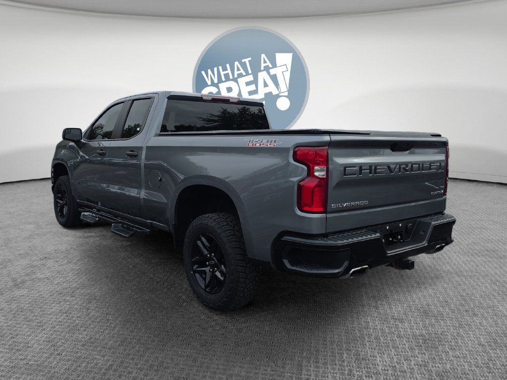 Used 2020 Chevrolet Silverado 1500 Custom Trail Boss w/ Custom Convenience Package AWD/4WD image 6