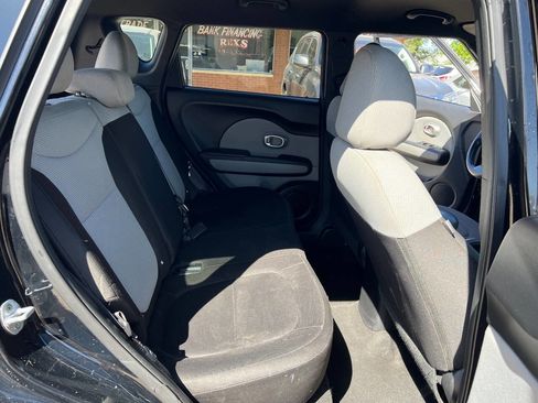 Used 2016 Kia Soul FWD image 16