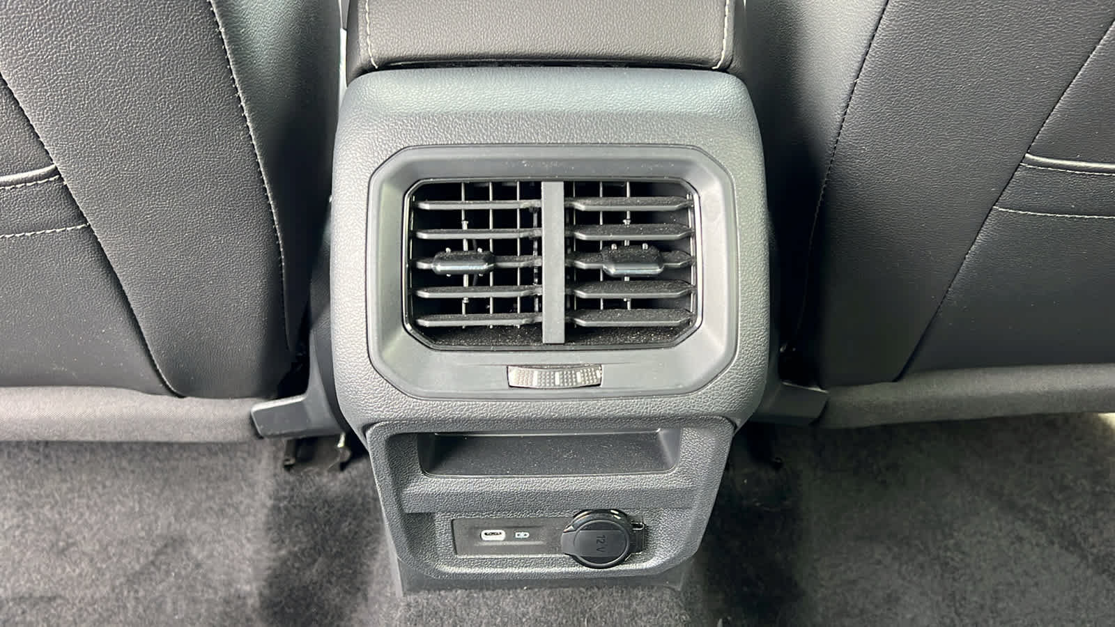Certified 2023 Volkswagen Tiguan SE R-Line FWD image 25