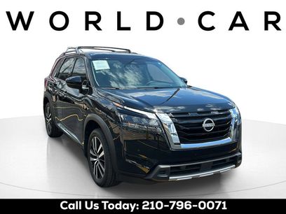 Used 2025 Nissan Pathfinder Platinum