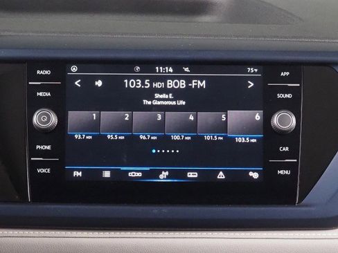 Used 2024 Volkswagen Taos SE w/ Panoramic Sunroof Package FWD image 26
