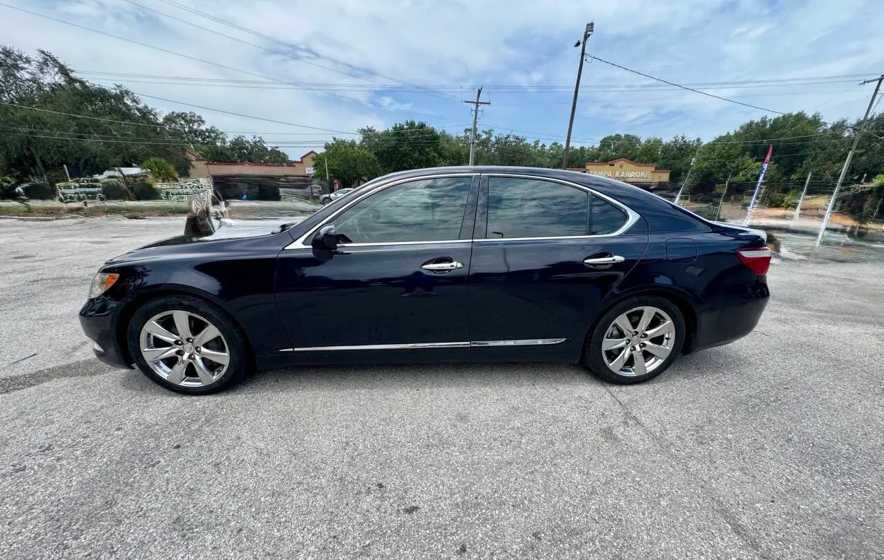 Used 2007 Lexus LS 460 RWD image 8