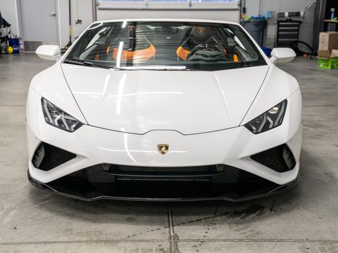 Used 2020 Lamborghini Huracan EVO RWD image 4