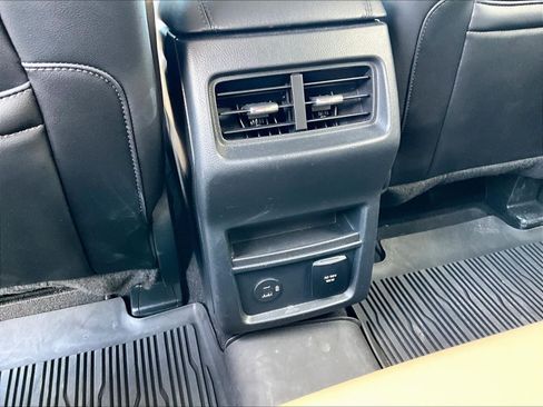 Used 2022 Ford Edge SEL w/ Convenience Package AWD/4WD image 10