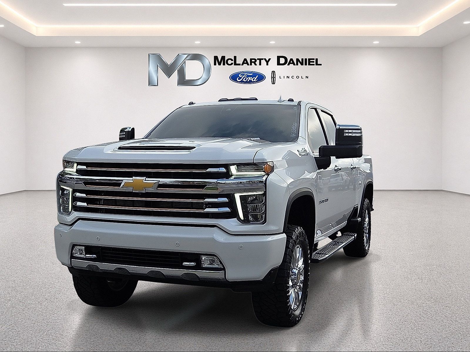 Used 2022 Chevrolet Silverado 3500 High Country w/ Z71 Off-Road Package AWD/4WD image 2