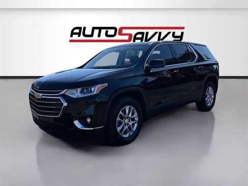 Used 2021 Chevrolet Traverse LS image 3