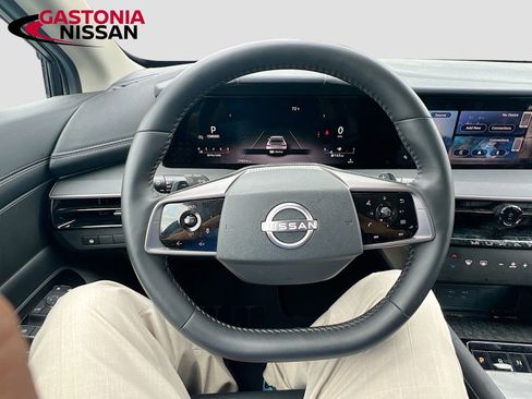 Used 2025 Nissan Murano SV FWD image 14