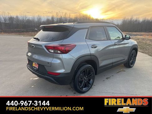 New 2026 Chevrolet TrailBlazer LT w/ Midnight Edition AWD/4WD image 9