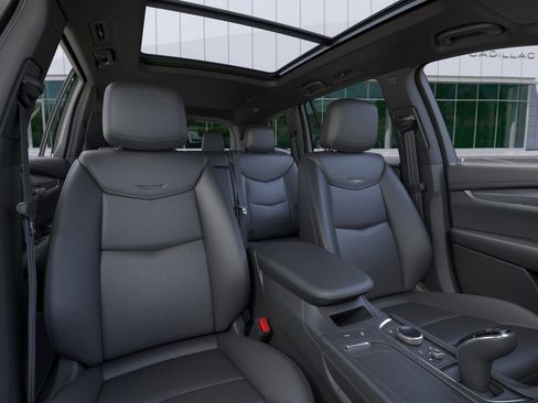 Used 2025 Cadillac XT6 Luxury w/ LPO, Floor Liner Package image 16