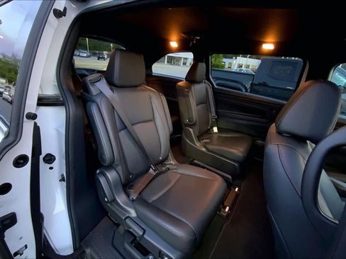 Used 2025 Honda Odyssey Sport-L image 18