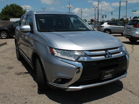 Used 2017 Mitsubishi Outlander SEL FWD image 7