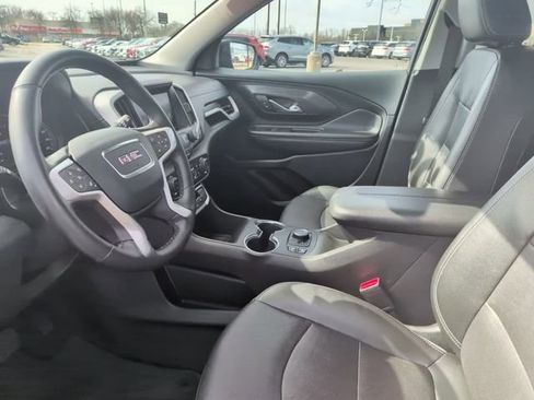 Used 2024 GMC Terrain SLT AWD/4WD image 18