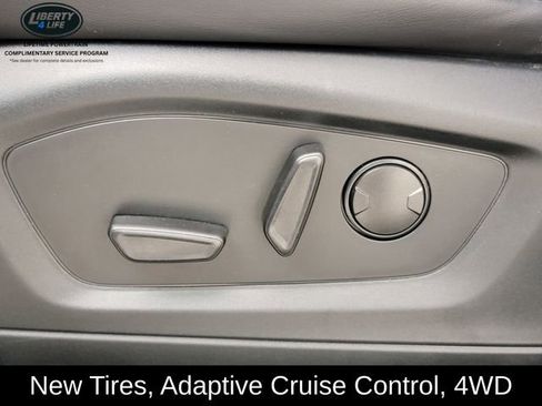 Used 2023 Ford Explorer XLT w/ Equipment Group 202A AWD/4WD image 14