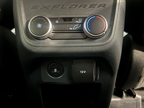 Used 2025 Ford Explorer ST-Line w/ ST-Line Street Pack AWD/4WD image 31