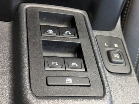 Used 2025 Ford Bronco Badlands AWD/4WD image 23