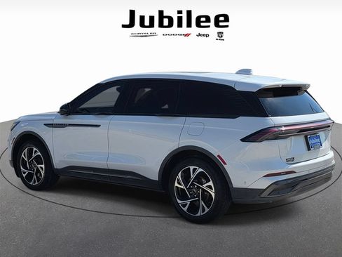 Used 2024 Lincoln Nautilus Premier w/ Equipment Group 102A AWD/4WD image 4