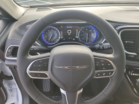 New 2026 Chrysler Pacifica Select FWD image 22