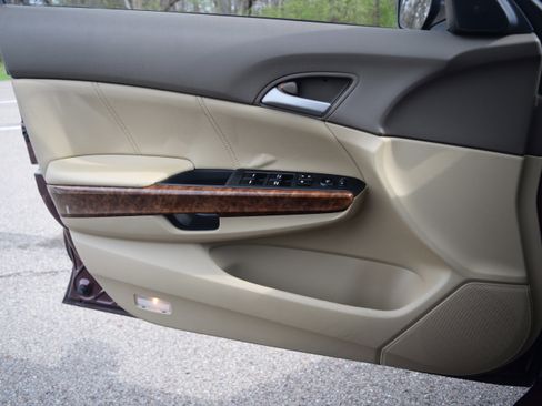 Used 2009 Honda Accord EX-L image 16