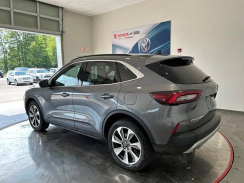 Used 2023 Ford Escape Platinum AWD/4WD image 4