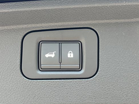 New 2025 Nissan Armada Platinum Reserve image 32