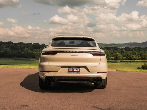Used 2022 Porsche Cayenne Coupe AWD/4WD image 6