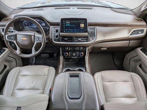 Used 2022 Chevrolet Tahoe LT w/ LT Signature Package RWD image 19