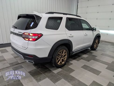 Used 2023 Honda Pilot Elite image 4