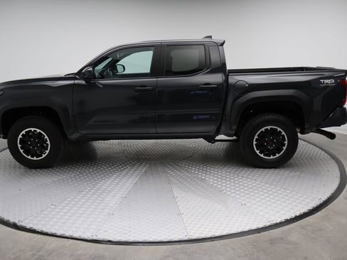Certified 2025 Toyota Tacoma TRD Off-Road image 12