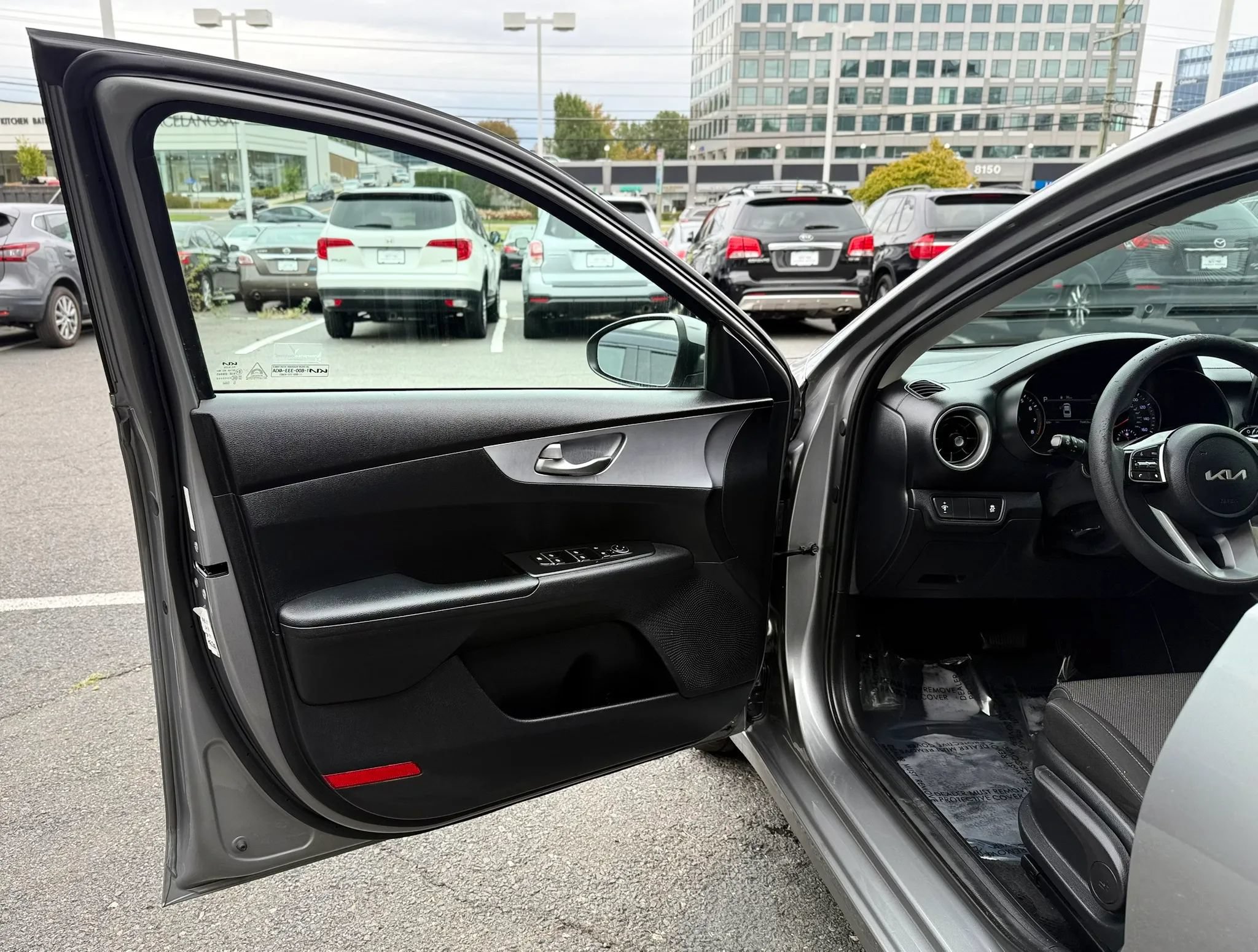 Used 2022 Kia Forte LXS FWD image 9