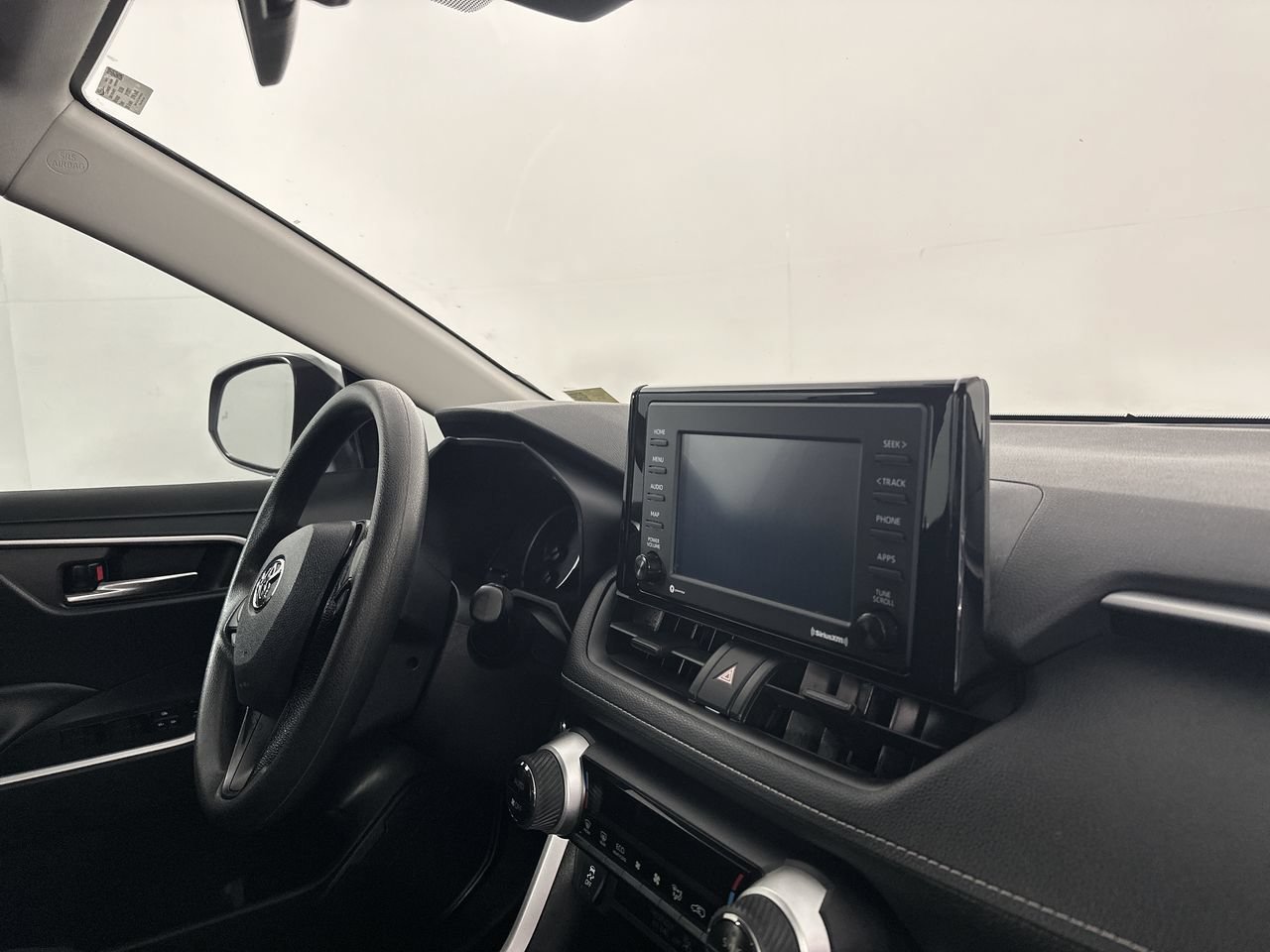 Used 2021 Toyota RAV4 XLE w/ Carpet Mat Package (TMS) FWD image 14