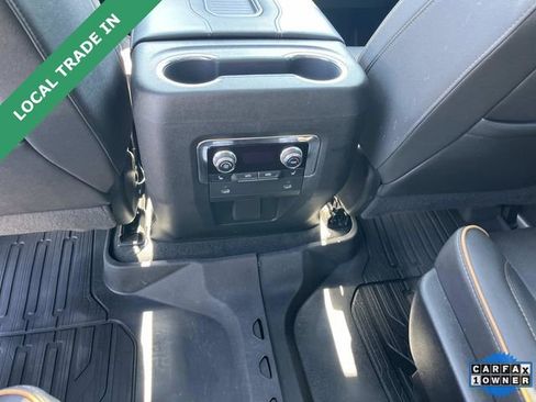 Used 2023 GMC Yukon XL AT4 w/ Technology Package AWD/4WD image 17
