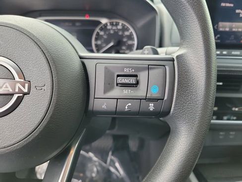 Used 2024 Nissan Rogue SV image 17