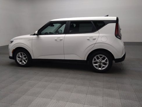 Used 2025 Kia Soul LX w/ LX Technology Package image 3