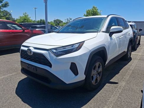 Used 2024 Toyota RAV4 XLE AWD/4WD image 2
