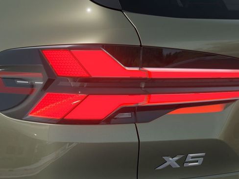 New 2026 BMW X5 xDrive40i w/ Executive Package AWD/4WD image 8