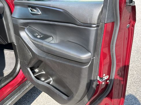 Used 2025 Jeep Grand Cherokee L Laredo w/ Luxury Tech Group I RWD image 18