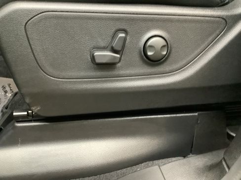 New 2026 RAM 1500 Big Horn AWD/4WD image 13
