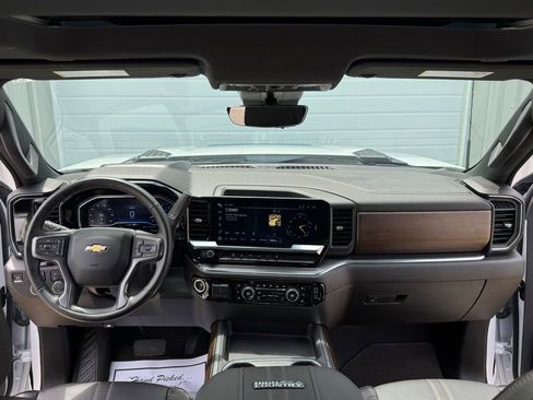 Used 2024 Chevrolet Silverado 3500 High Country w/ Technology Package AWD/4WD image 45