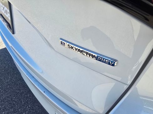 Used 2025 MAZDA CX-70 Plug-In Hybrid w/ Premium Pkg AWD/4WD image 11