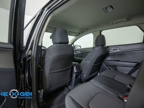 Used 2025 Kia Sportage LX FWD image 25