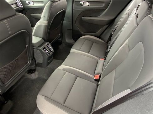 Used 2024 Volvo XC40 Recharge Core w/ Protection Package Premier image 18