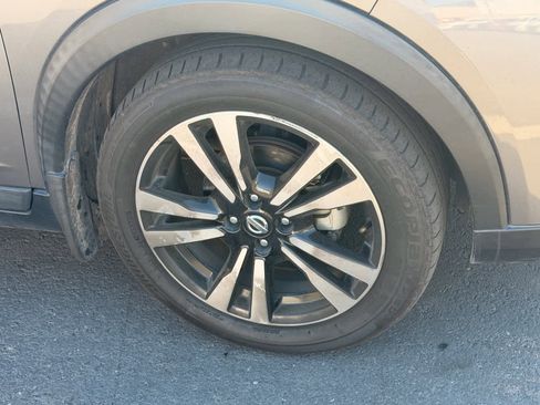 Certified 2018 Nissan Kicks SR w/ Premium Package image 6