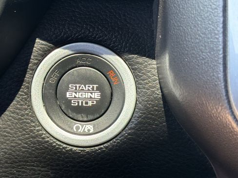 Used 2023 RAM 1500 Laramie AWD/4WD image 17