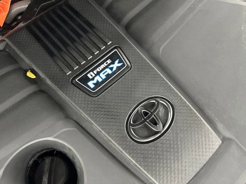 Used 2025 Toyota Tundra Limited w/ TRD Off-Road Package AWD/4WD image 81