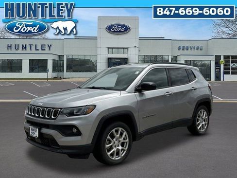 Used 2023 Jeep Compass Latitude AWD/4WD image 1