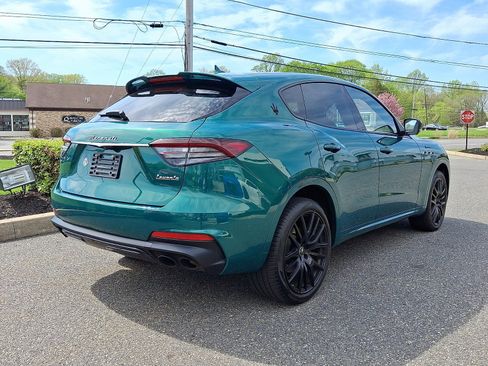 Used 2022 Maserati Levante Modena AWD/4WD image 5