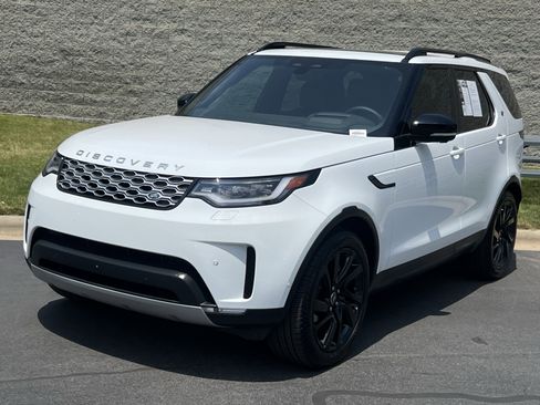 Certified 2025 Land Rover Discovery S AWD/4WD image 1